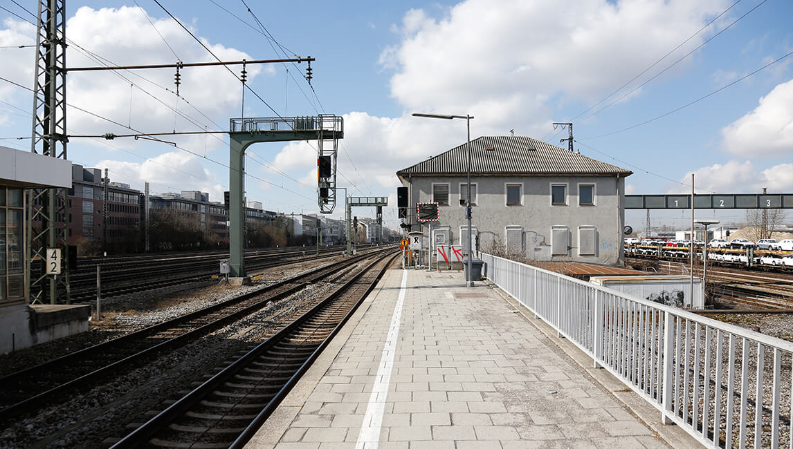 Außenbahnsteig in Laim.